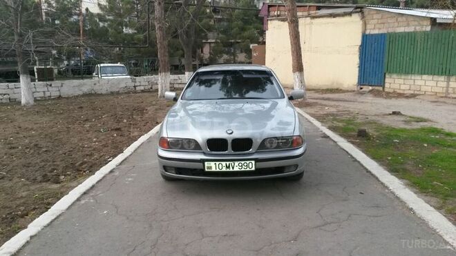 BMW 528 1998, 280,000 km - 2.8 l - Sumqayıt