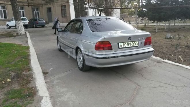 BMW 528 1998, 280,000 km - 2.8 l - Sumqayıt