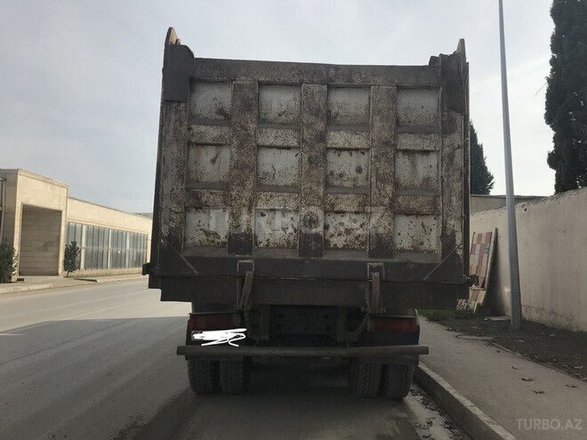 HOWO Sinotruk 2012, 300,000 km - 9.5 л - Gəncə