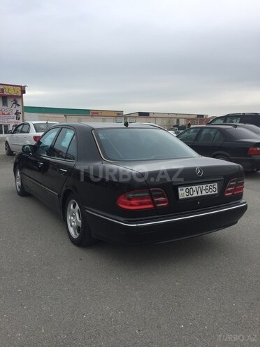 Mercedes E 270 2000, 326,000 km - 2.7 l - Bakı