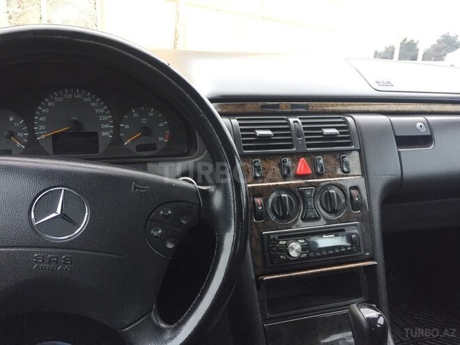 Mercedes E 270 2000, 326,000 km - 2.7 l - Bakı