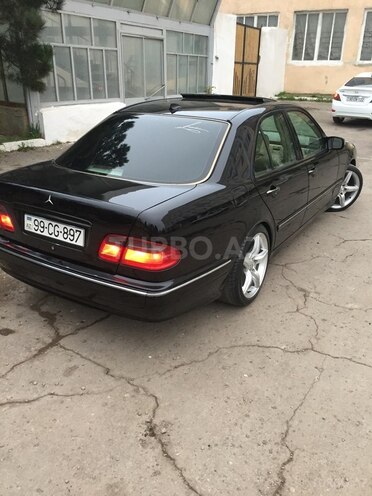 Mercedes E 240 2001, 232,123 km - 2.6 l - Bakı