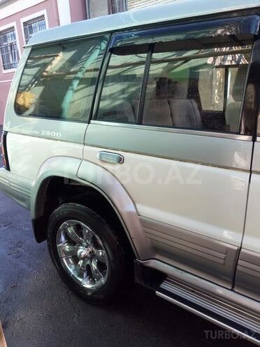 Mitsubishi Pajero 1995, 290,000 km - 2.8 l - Bakı