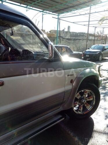 Mitsubishi Pajero 1995, 290,000 km - 2.8 l - Bakı
