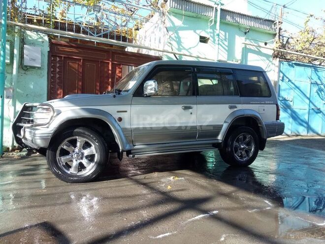 Mitsubishi Pajero 1995, 290,000 km - 2.8 l - Bakı