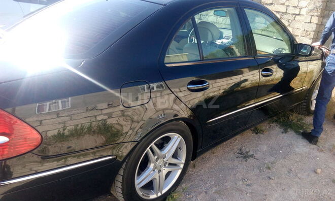 Mercedes E 220 2002, 272,300 km - 0.2 l - Bakı