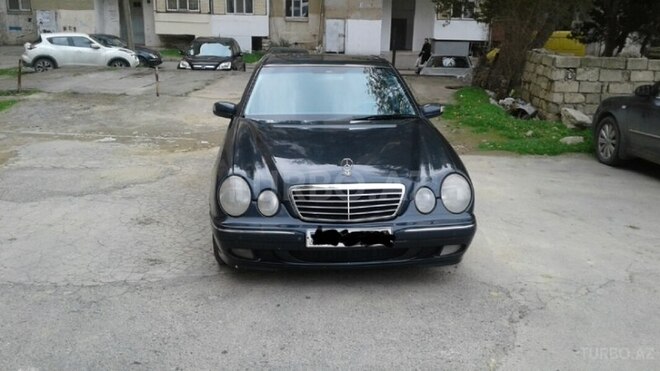 Mercedes E 270 2001, 247,000 km - 2.7 л - Bakı