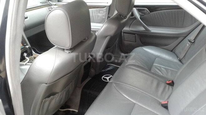 Mercedes E 270 2001, 247,000 km - 2.7 л - Bakı