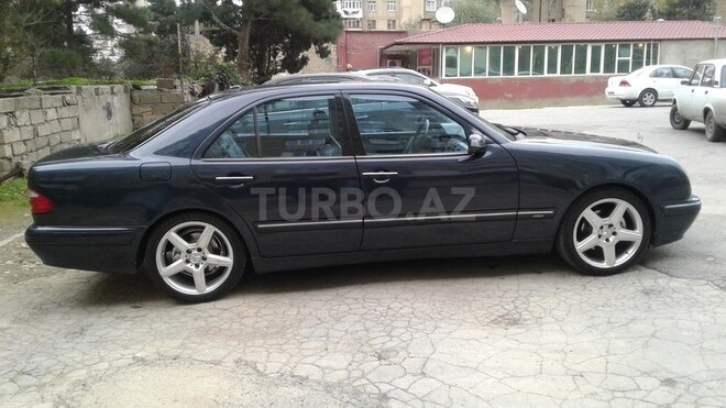 Mercedes E 270 2001, 247,000 km - 2.7 л - Bakı