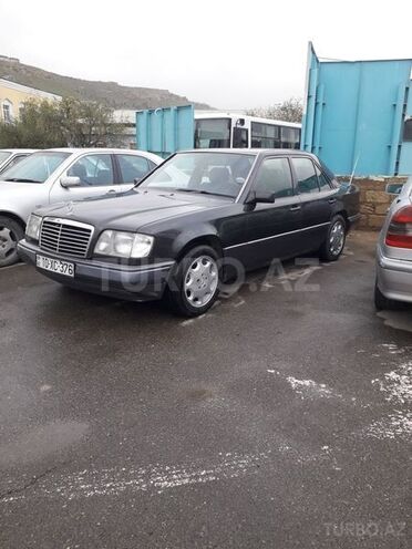 Mercedes E 220 1995, 24,000 km - 2.2 l - Bakı