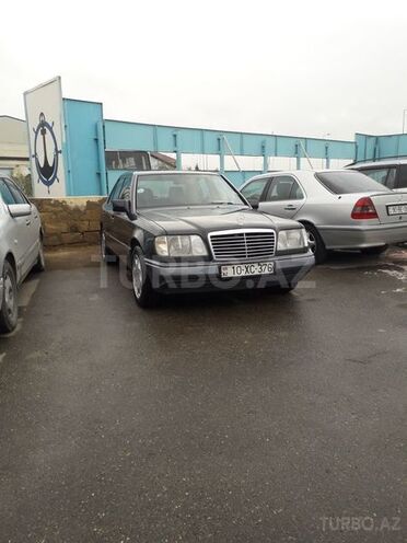 Mercedes E 220 1995, 24,000 km - 2.2 l - Bakı