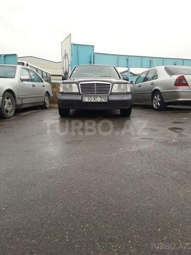 Mercedes E 220 1995, 24,000 km - 2.2 l - Bakı