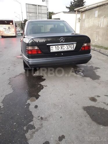 Mercedes E 220 1995, 24,000 km - 2.2 l - Bakı
