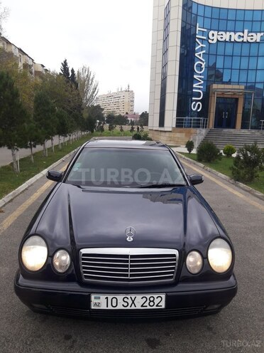 Mercedes E 220 1999, 556,000 km - 2.2 l - Sumqayıt