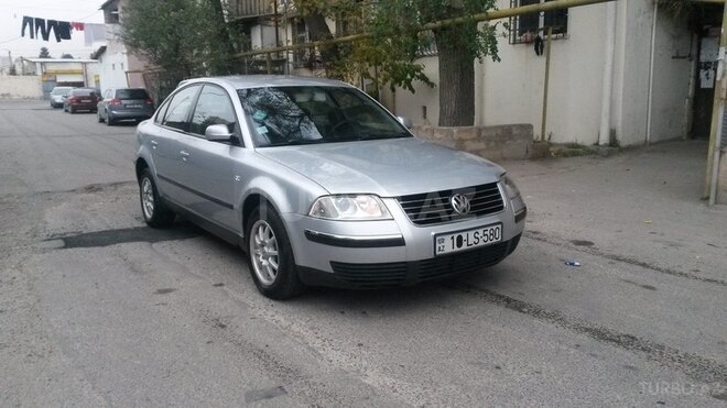 Volkswagen Passat 2001, 136,000 km - 1.8 l - Bakı