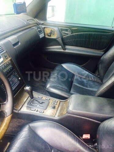 Mercedes E 320 1997, 258,000 km - 3.2 l - Bakı