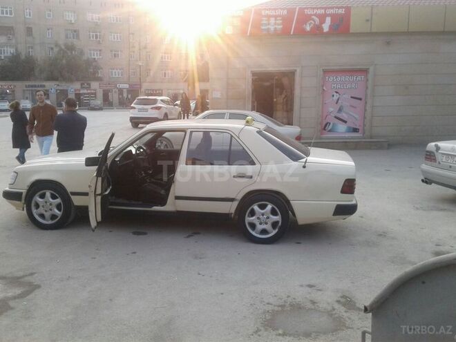 Mercedes E 230 1985, 354,444 km - 2.3 l - Bakı