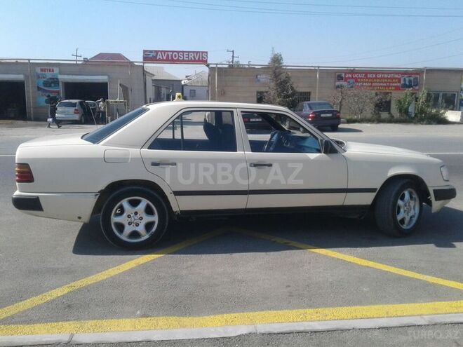 Mercedes E 230 1985, 354,444 km - 2.3 l - Bakı