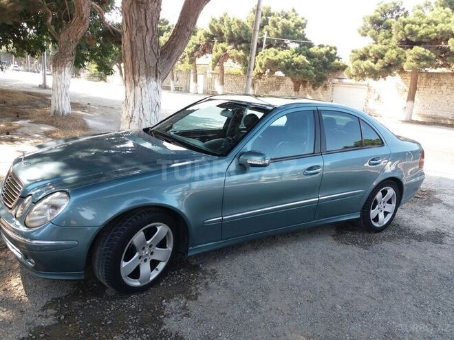 Mercedes E 270 2002, 300,000 km - 2.7 l - Bakı