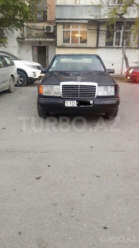 Mercedes E 230 1986, 235,000 km - 2.3 l - Bakı
