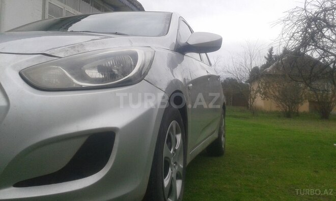 Hyundai Accent 2012, 186,000 km - 0.2 л - Astara