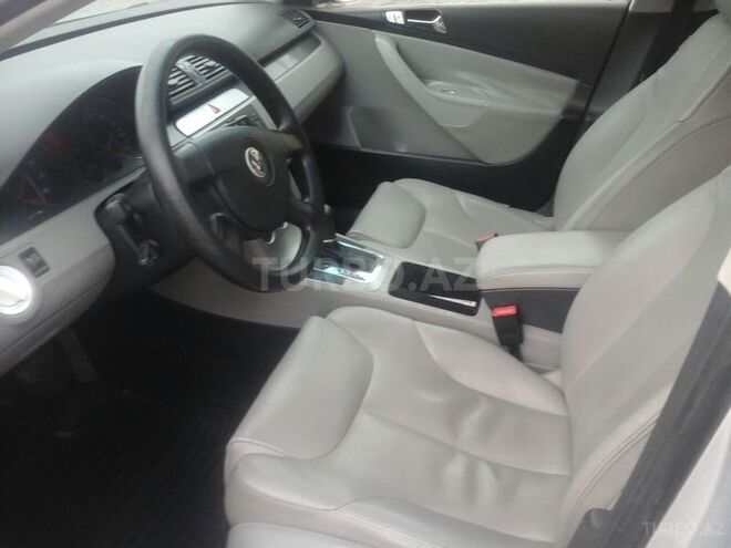 Volkswagen Passat 2005, 270,000 km - 2.0 l - Bakı
