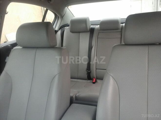 Volkswagen Passat 2005, 270,000 km - 2.0 l - Bakı
