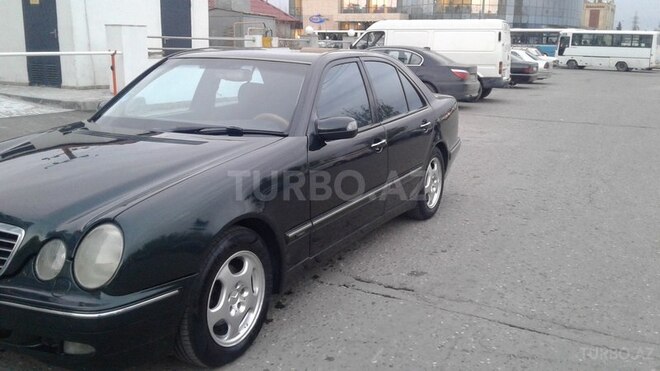 Mercedes E 220 2000, 315,000 km - 2.2 l - Bakı