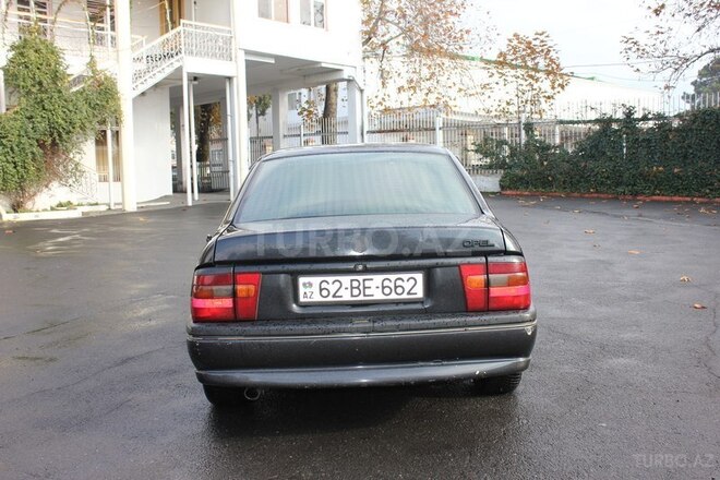 Opel Vectra 1995, 360,000 km - 2.0 l - Zaqatala