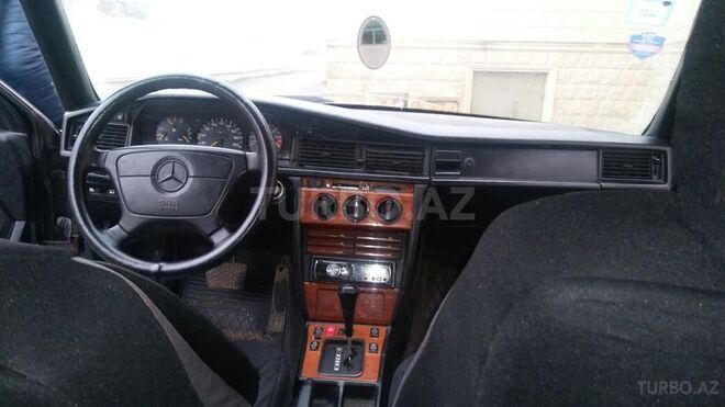 Mercedes 190 1993, 346,000 km - 2.0 л - Qobustan