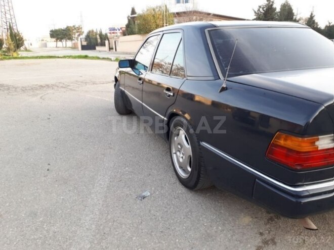 Mercedes E 230 1992, 123,789 km - 0.3 l - Bakı