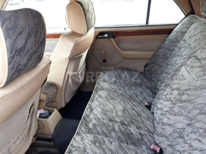 Mercedes E 230 1992, 123,789 km - 0.3 l - Bakı