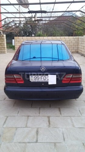 Mercedes E 270 2000, 258,000 km - 2.7 l - Salyan