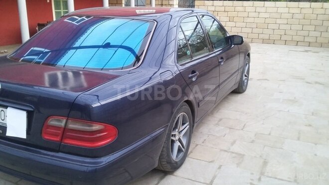 Mercedes E 270 2000, 258,000 km - 2.7 l - Salyan