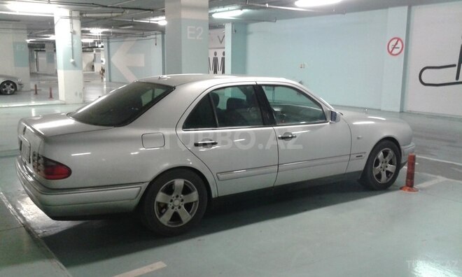 Mercedes E 240 1998, 281,000 km - 2.4 l - Bakı