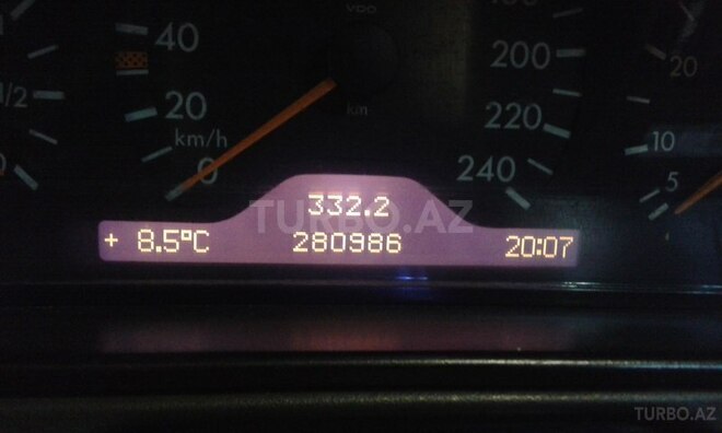 Mercedes E 240 1998, 281,000 km - 2.4 l - Bakı
