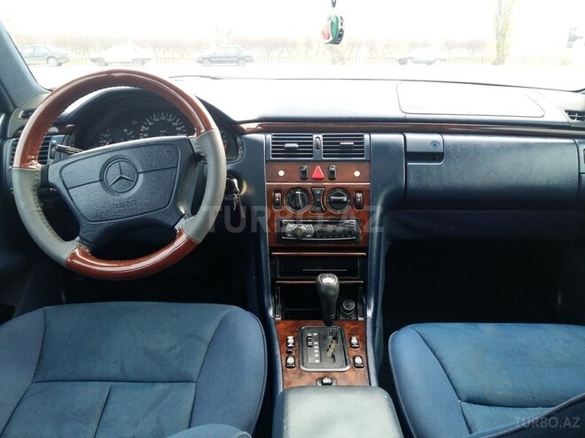 Mercedes E 230 1995, 438,071 km - 2.3 l - Ağstafa