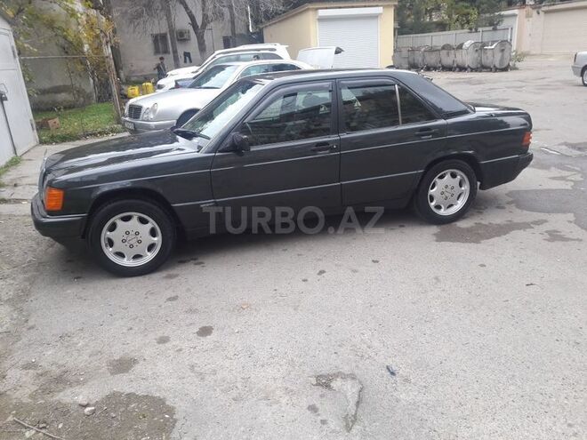 Mercedes E 200 1991, 149,562 km - 0.4 l - Bakı