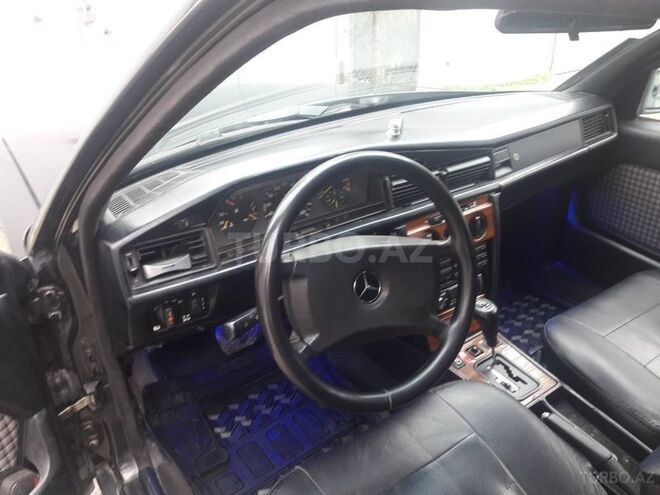 Mercedes E 200 1991, 149,562 km - 0.4 l - Bakı