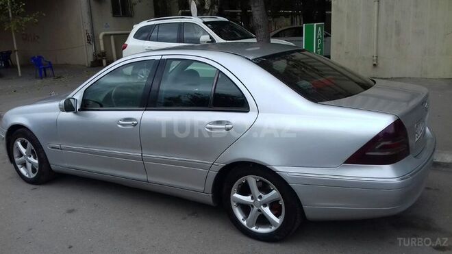 Mercedes C 220 2000, 300,000 km - 2.2 л - Bakı