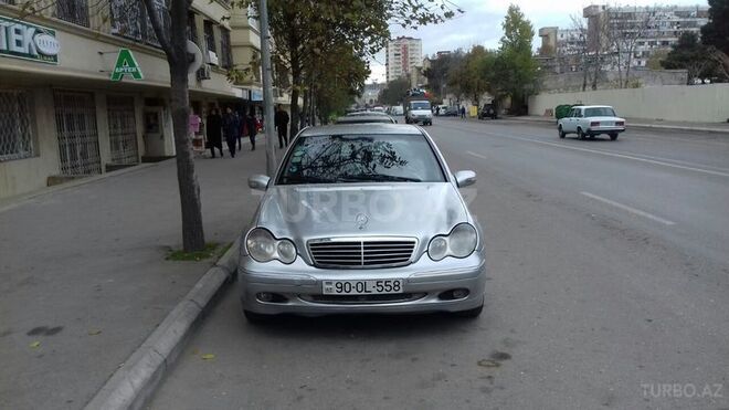 Mercedes C 220 2000, 300,000 km - 2.2 л - Bakı