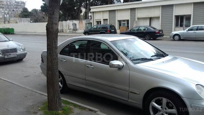 Mercedes C 220 2000, 300,000 km - 2.2 л - Bakı
