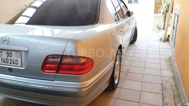 Mercedes E 240 1999, 126,000 km - 2.4 l - Xırdalan