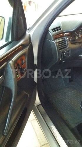 Mercedes E 240 1999, 126,000 km - 2.4 l - Xırdalan