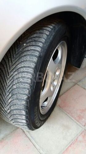 Mercedes E 240 1999, 126,000 km - 2.4 l - Xırdalan