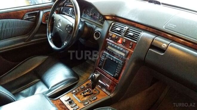 Mercedes E 240 1999, 126,000 km - 2.4 l - Xırdalan