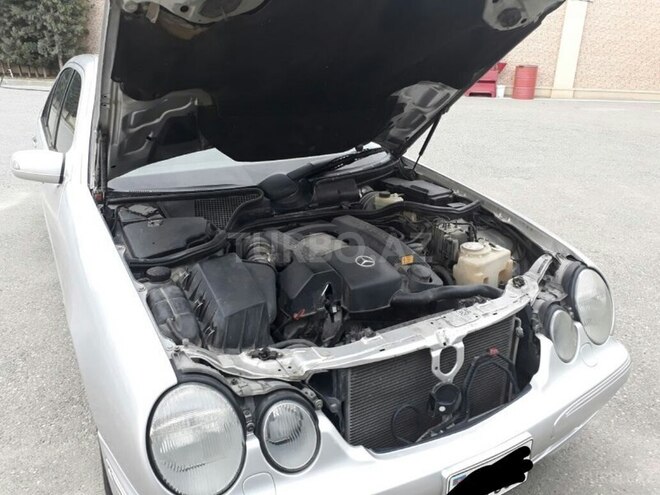 Mercedes E 320 2001, 280,000 km - 3.2 l - Bakı