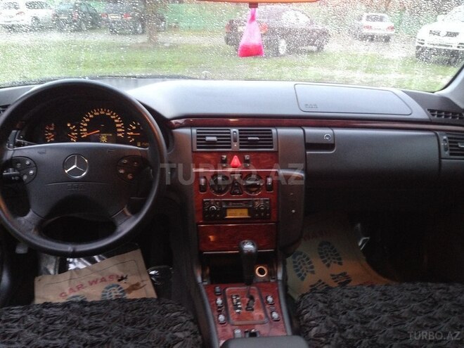 Mercedes E 200 1999, 237,000 km - 2.0 l - Bakı