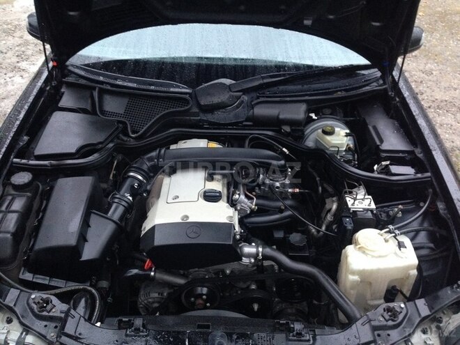 Mercedes E 200 1999, 237,000 km - 2.0 l - Bakı