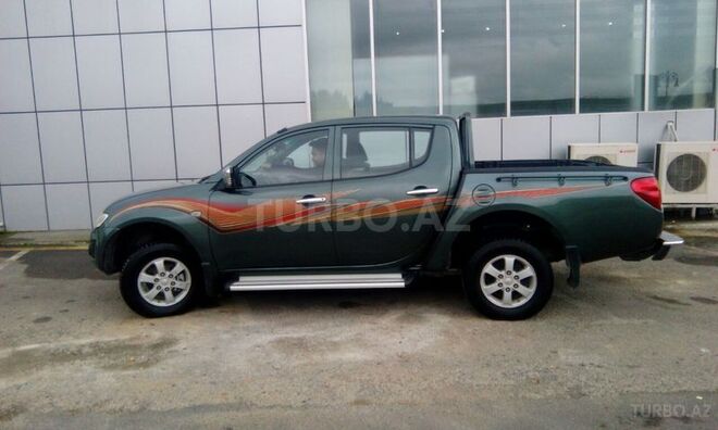 Mitsubishi L200 2011, 124,000 km - 2.5 l - Bakı